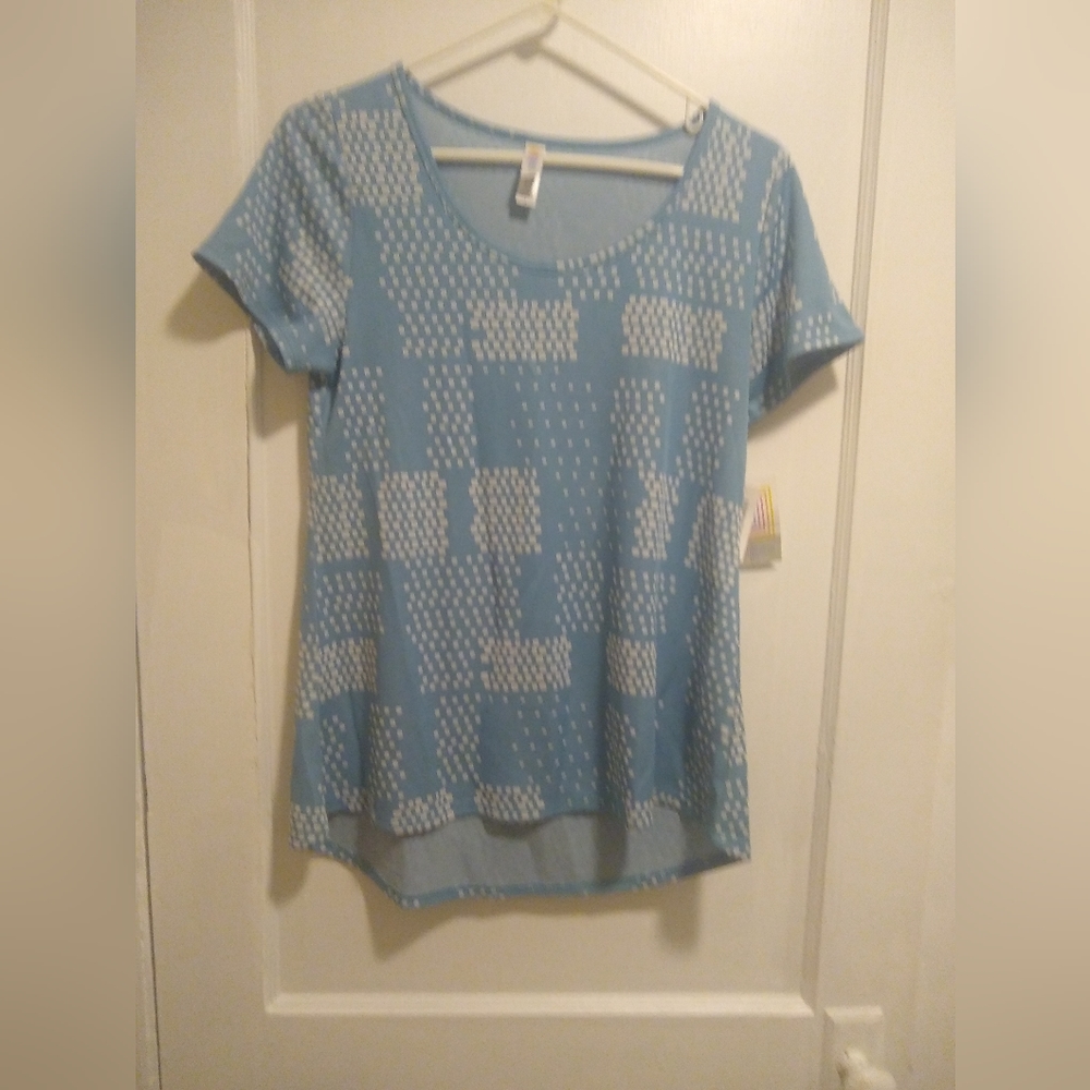 LuLaRoe ladies size S shirt. NWT